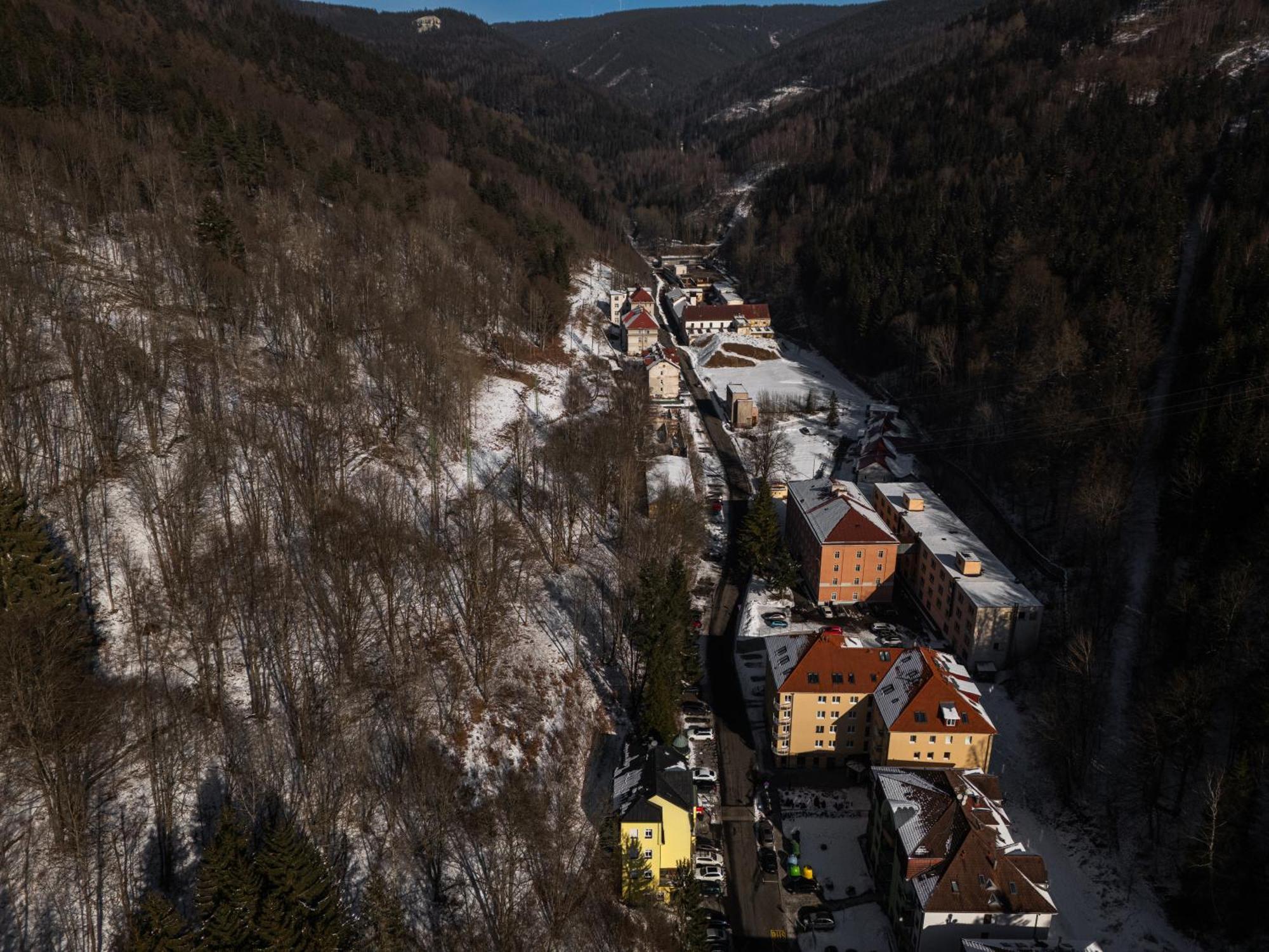 Hotel Vera Яхимов Екстериор снимка